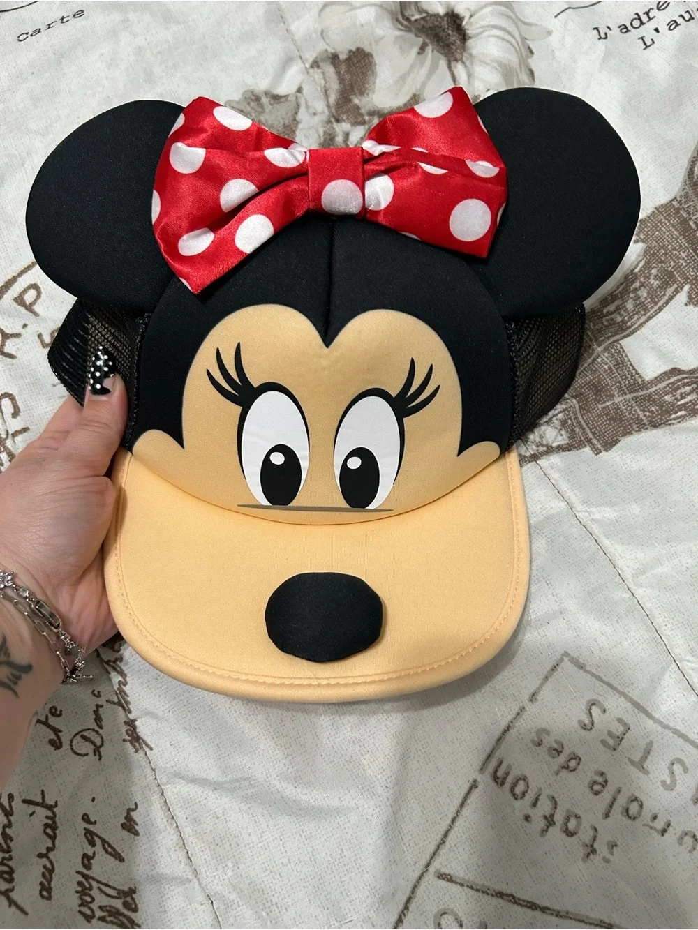 Minnie Mouse Red Bow Baseball Cap - Black & Cream